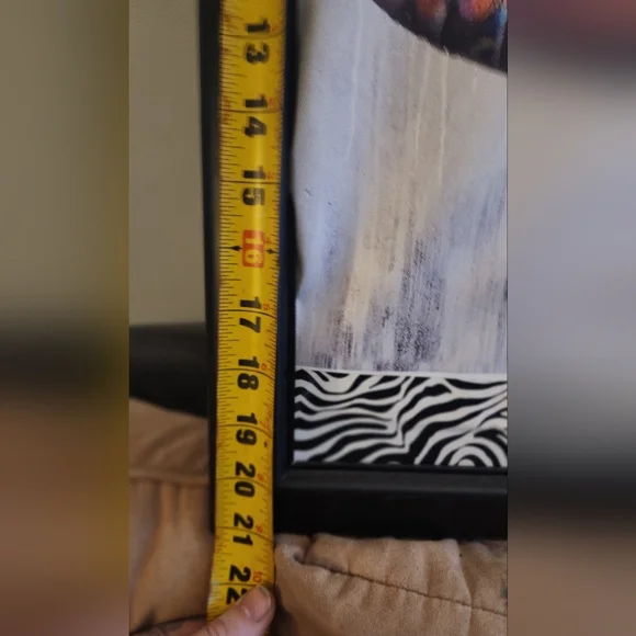 Graffiti Lips 💋 - Picture 3 of 4